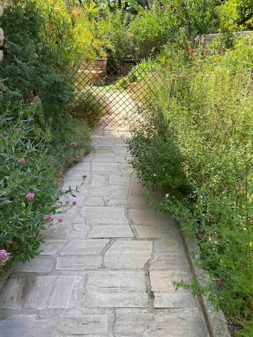 Une Pause Au Paradis Sorgues Buitenkant foto
